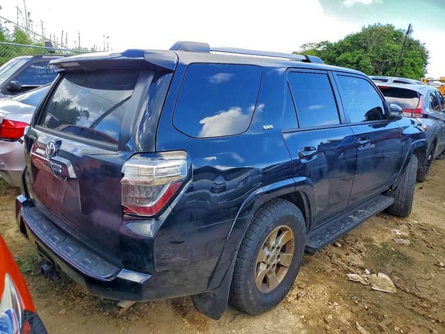 2023 Toyota 4Runner Sr5 фото 3